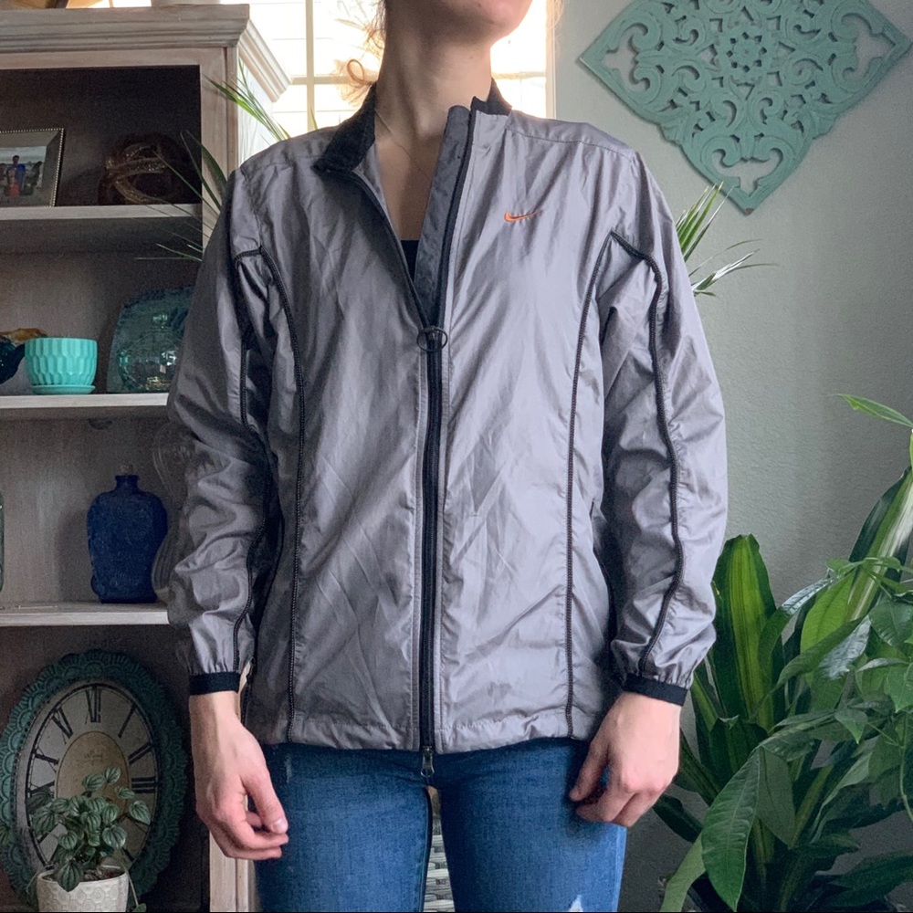 Nike windbreaker small